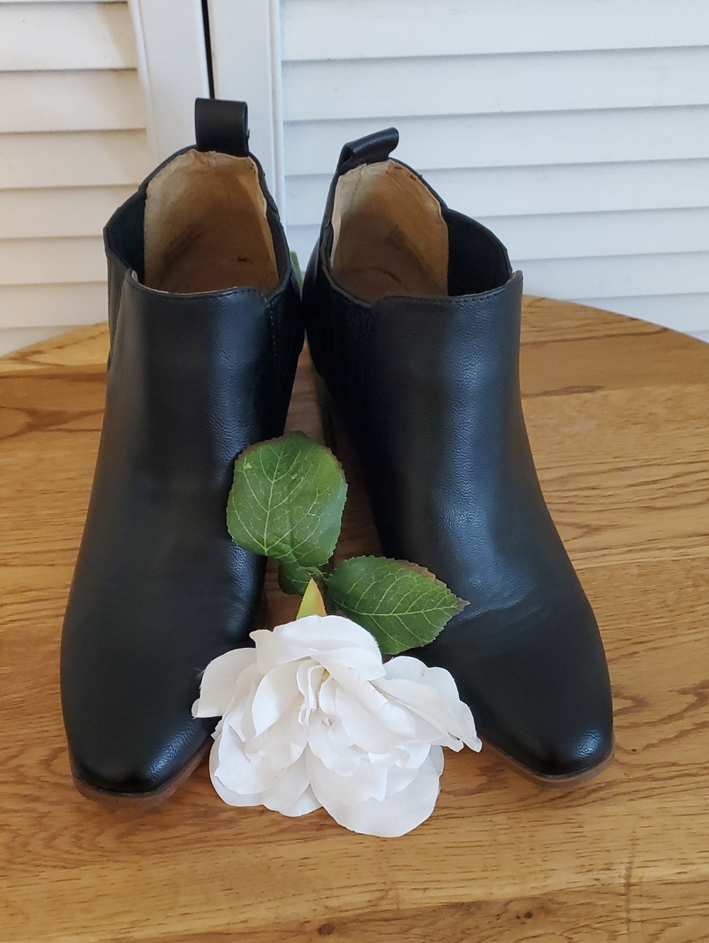 New Directions Edie Black Faux Leather Chelsea Booties, Size 7.5 Medium